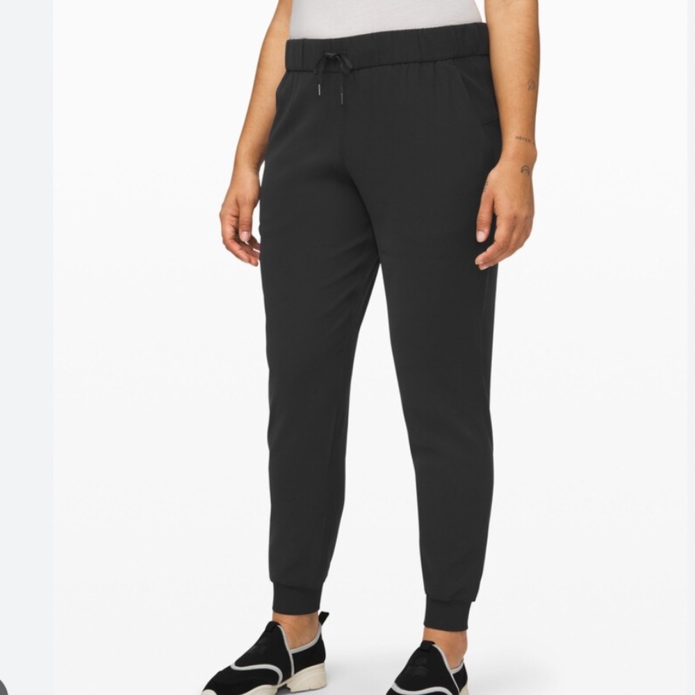 On the Fly Mid-Rise Jogger TravelWoven